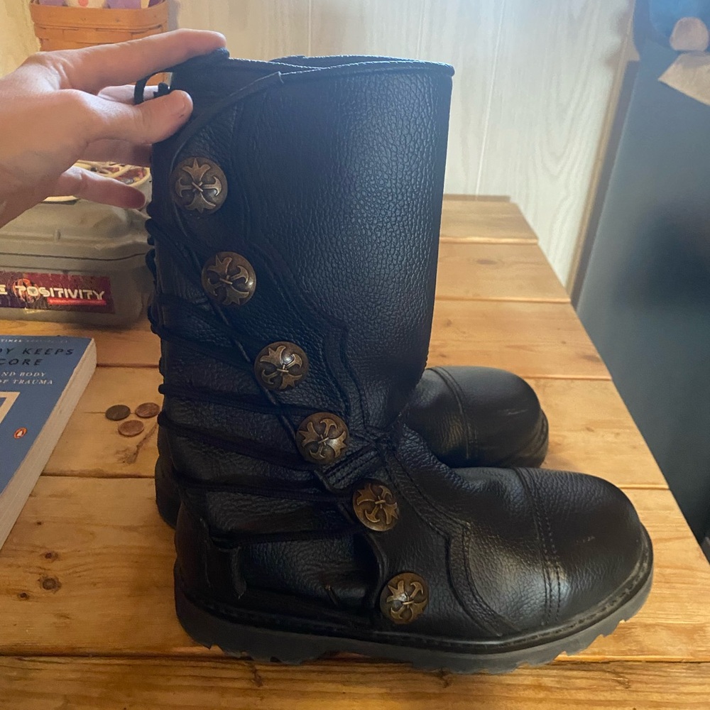 Andar Renaissance boots